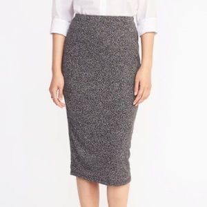 OLD NAVY GRAY SKIRT